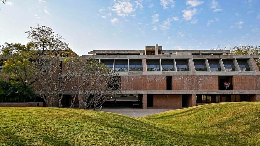 1677060686CAMPUS-2